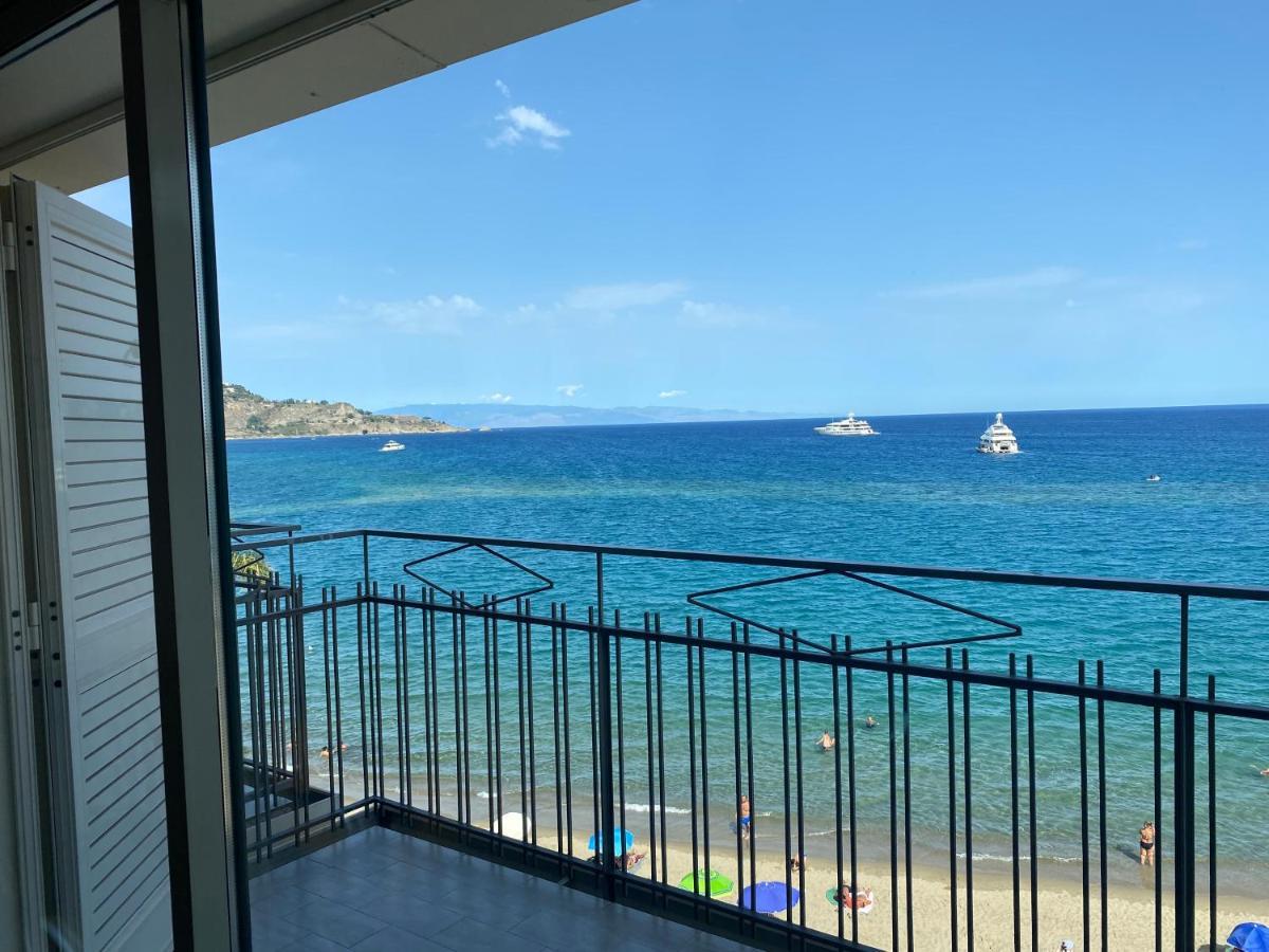 Ferienwohnung La Mansarda Giardini-Naxos Exterior foto