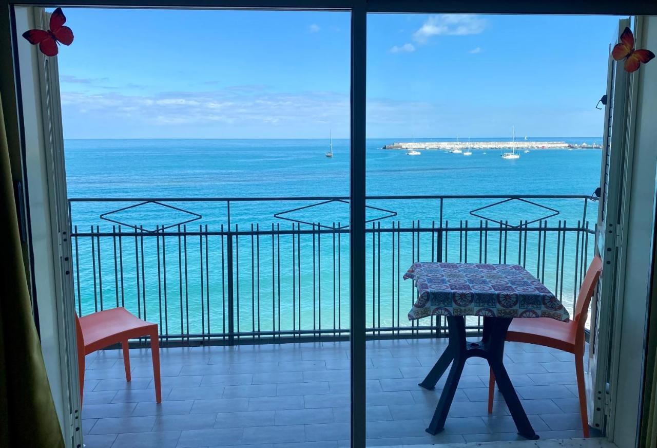 Ferienwohnung La Mansarda Giardini-Naxos Exterior foto