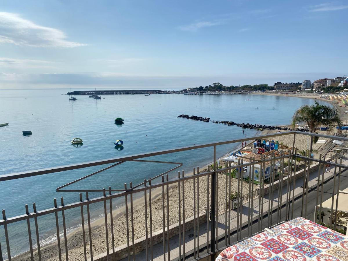 Ferienwohnung La Mansarda Giardini-Naxos Exterior foto