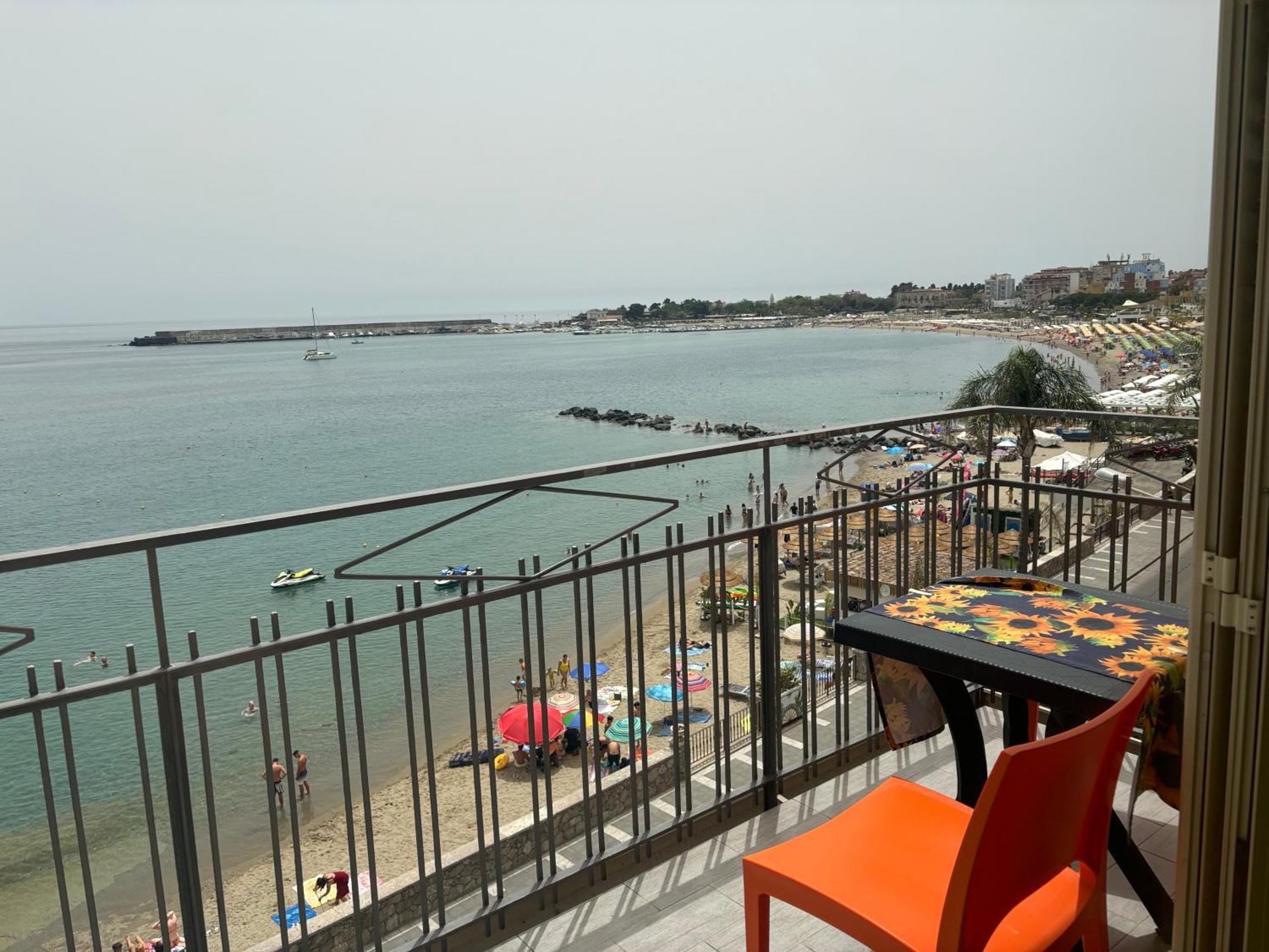 Ferienwohnung La Mansarda Giardini-Naxos Exterior foto